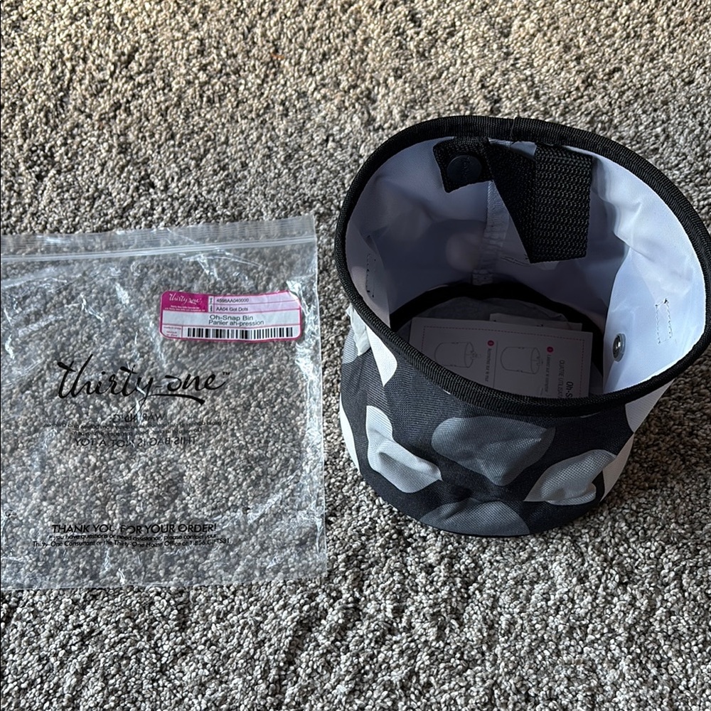 thirty-one Oh -Snap bin bag, NEW still in packaging.